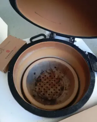 Barbacoa de carbón Kamado Joe Roja