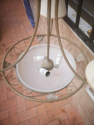 Lámpara antigua hierro hojas