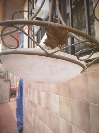 Lámpara antigua hierro hojas