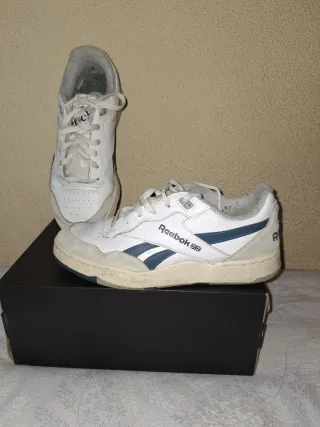 Zapatillas Reebok BB 4000 II, casual azul y blanco