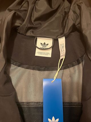 Chaqueta Adidas gris y negra