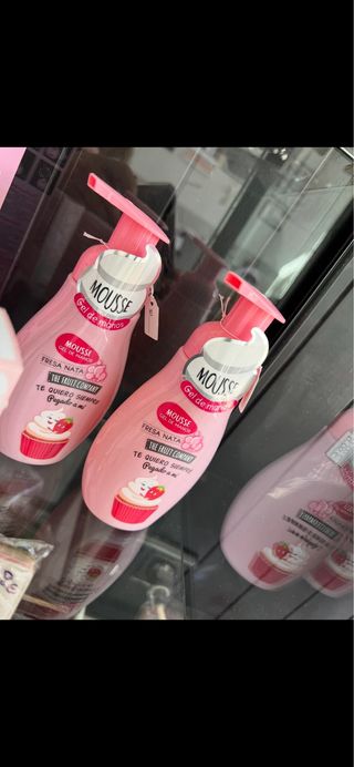 Collares, anillos, perfume, ambientador, pulsera