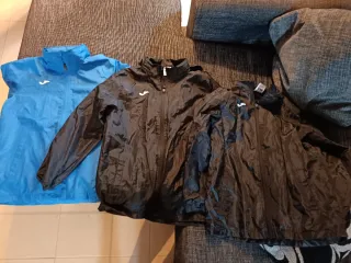 Cortavientos Joma Azul y Negro