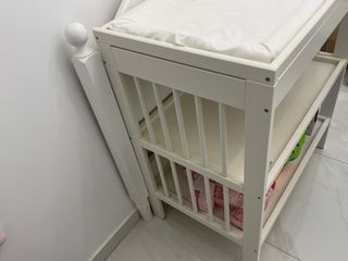 Cambiador de bebé blanco