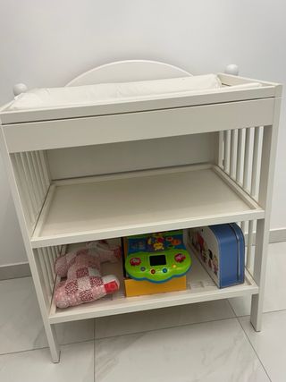 Cambiador de bebé blanco