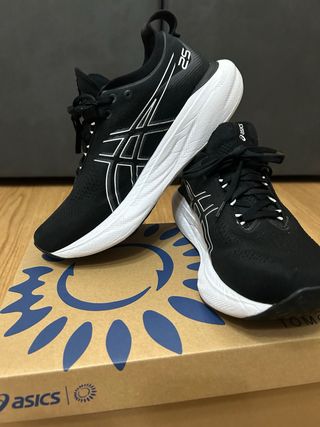 Zapatillas Asics Gel Nimbus 25 Negras/Blancas