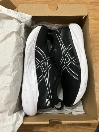 Zapatillas Asics Gel Nimbus 25 Negras/Blancas