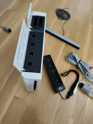 Consola Nintendo Wii Blanca + Mando + Juego