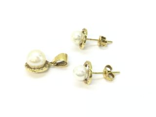 Conjunto Pendientes y Colgante Perla