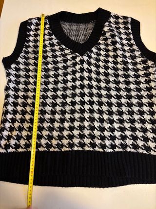 Chaleco punto blanco y negro