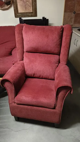 Sillón orejero rojo