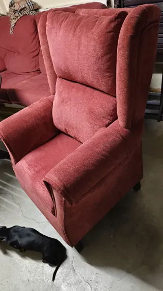 Sillón orejero rojo