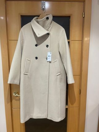 Abrigo Mango Beige Talla XS. Composicion lana