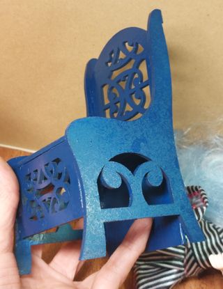 Butaca artesanal Blythe MDF. escala 1:6