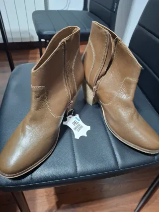 Botines camel talla 39