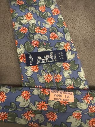 Corbata Hermès Flores y Nenúfares