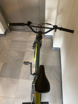Bici BMX verde para niños