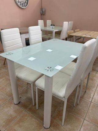 ¡NUEVO! Mesa de comedor con 4 sillas