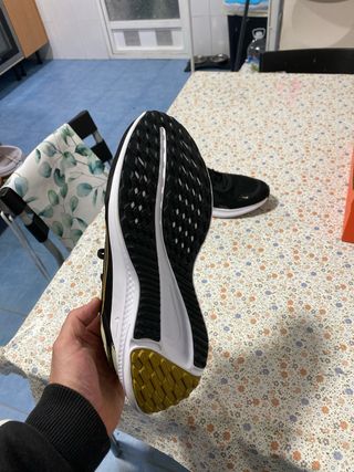 Zapatillas Nike Runner Talla 44 Negro/Dorado