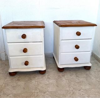 Mesitas de noche blancas con tapa de madera