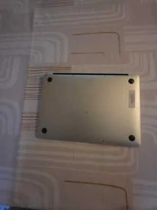 MacBook Air 13 (2015) 8GB RAM 256GB