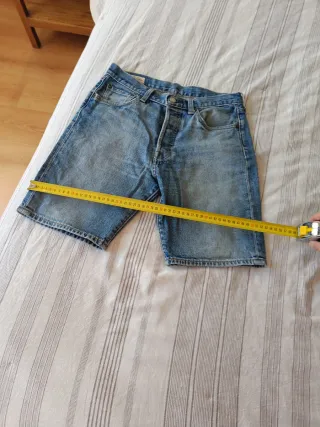 Vaquero Levi's corto azul