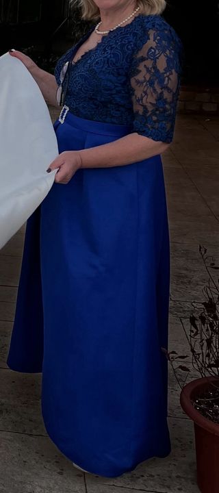 Vestido azul con encaje