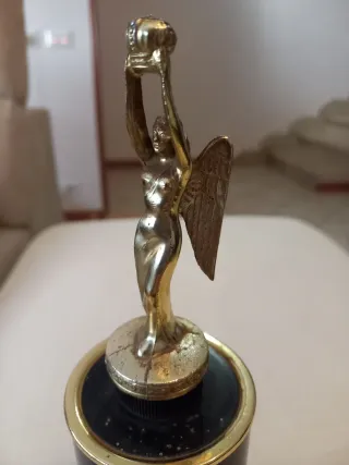 Portasigarette vintage a scomparsa con carillon