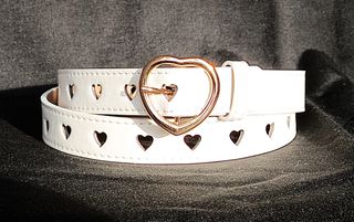 Cintura bianca con cuori e fibbia oro–Super cute!