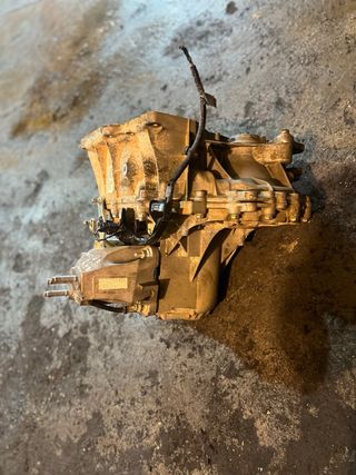 Caja de cambios Ford GN1R7002AFB