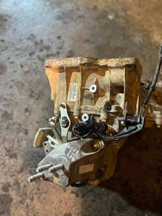 Caja de cambios Ford GN1R7002AFB