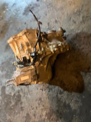 Caja de cambios Ford GN1R7002AFB