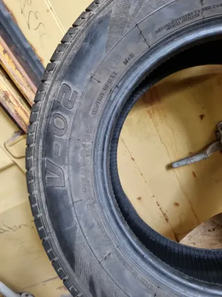 Vendo 1 Neumático de furgón en perfecto estado