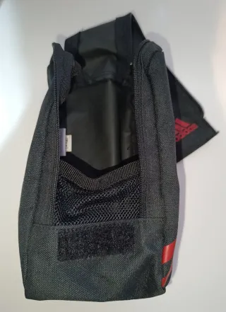 Neceser Adidas Negro y Rojo