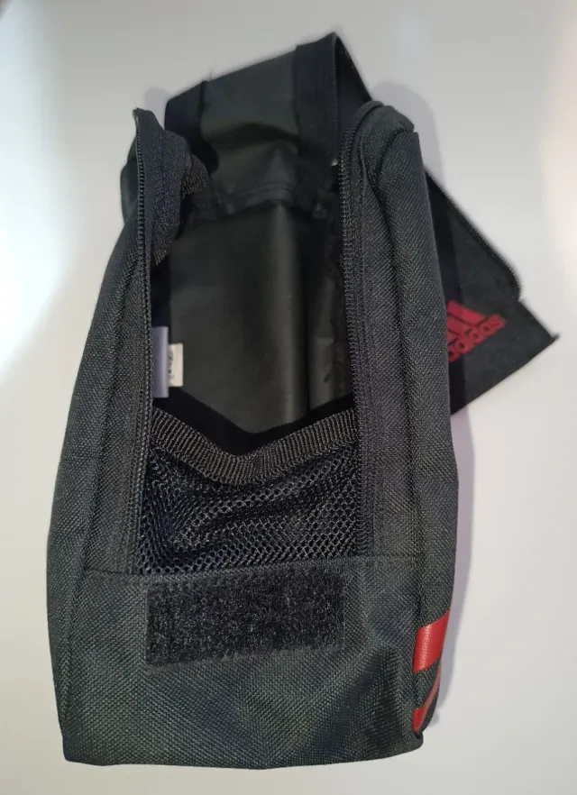 Neceser Adidas Negro y Rojo