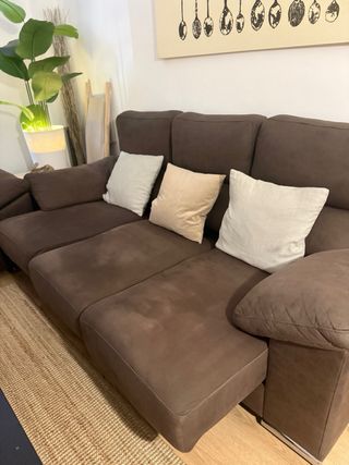 Conjunto de sofás en color chocolate solo dos años