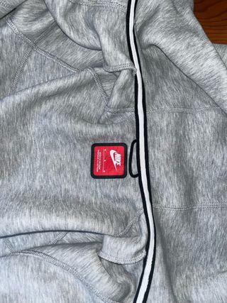 Sudadera Nike Tech Gris