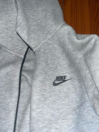 Sudadera Nike Tech Gris