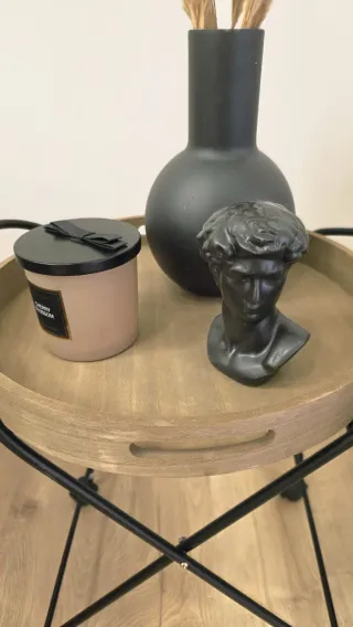 Mesa auxiliar vintage con ruedas