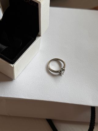 Anillo  Plata talla 7  TIENE SIGNOS USO!!