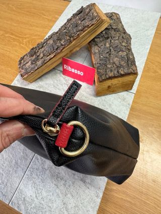 Borsa Karl Lagerfeld nera con dettagli rossi