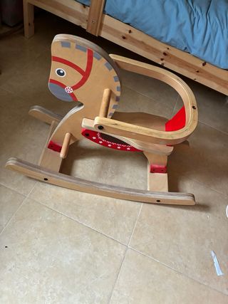 Caballito balancín de madera