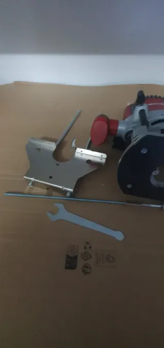 Fresadora Einhell Roja y Gris