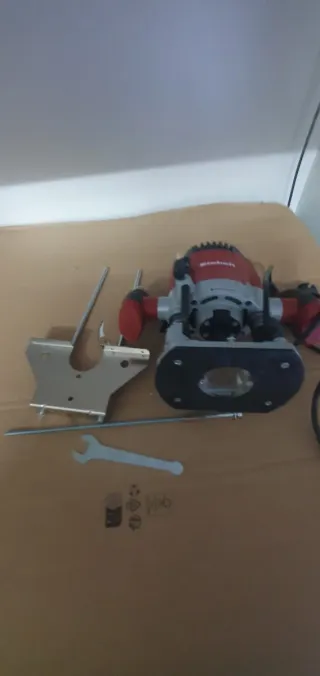 Fresadora Einhell Roja y Gris