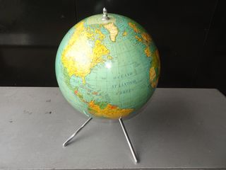 Globo Terráqueo Vintage Dalmau Carles Pla