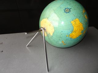 Globo Terráqueo Vintage Dalmau Carles Pla