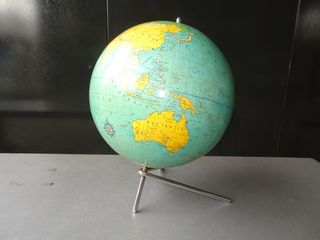 Globo Terráqueo Vintage Dalmau Carles Pla