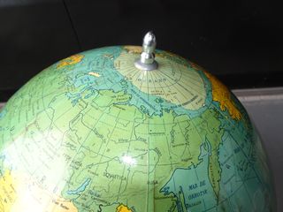 Globo Terráqueo Vintage Dalmau Carles Pla