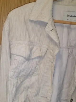 Chaqueta de pana cropped Stradivarius Talla M