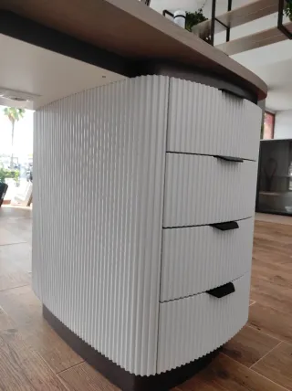 Mesa de oficina moderna